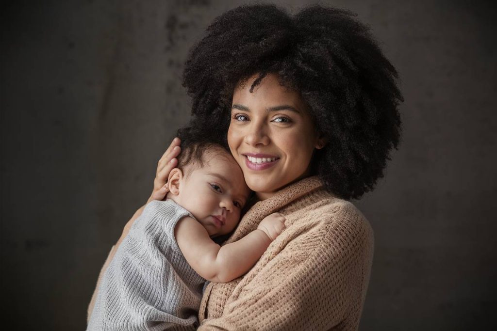 Aides pour les mamans célibataires : quels droits et quelles ressources ?